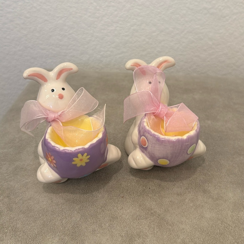 Ceramic rabbit egg holder.